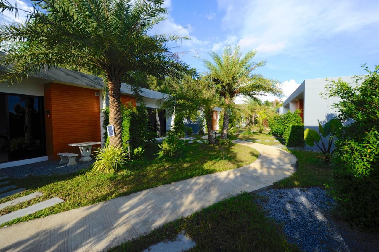 Barong Resort Ban Phe Exterior photo